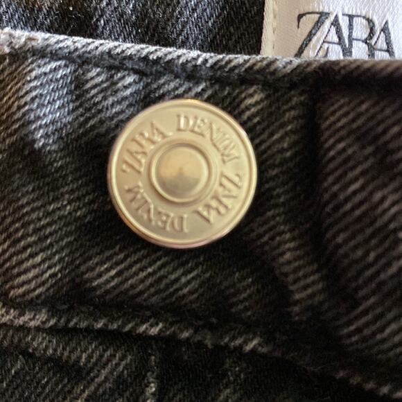Zara Button Fly Shorts Women's Size 4 Black Distressed Faded Denim Jean - Picture 8 of 8